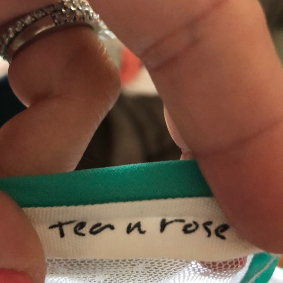 shirt - Picture 2 of 3